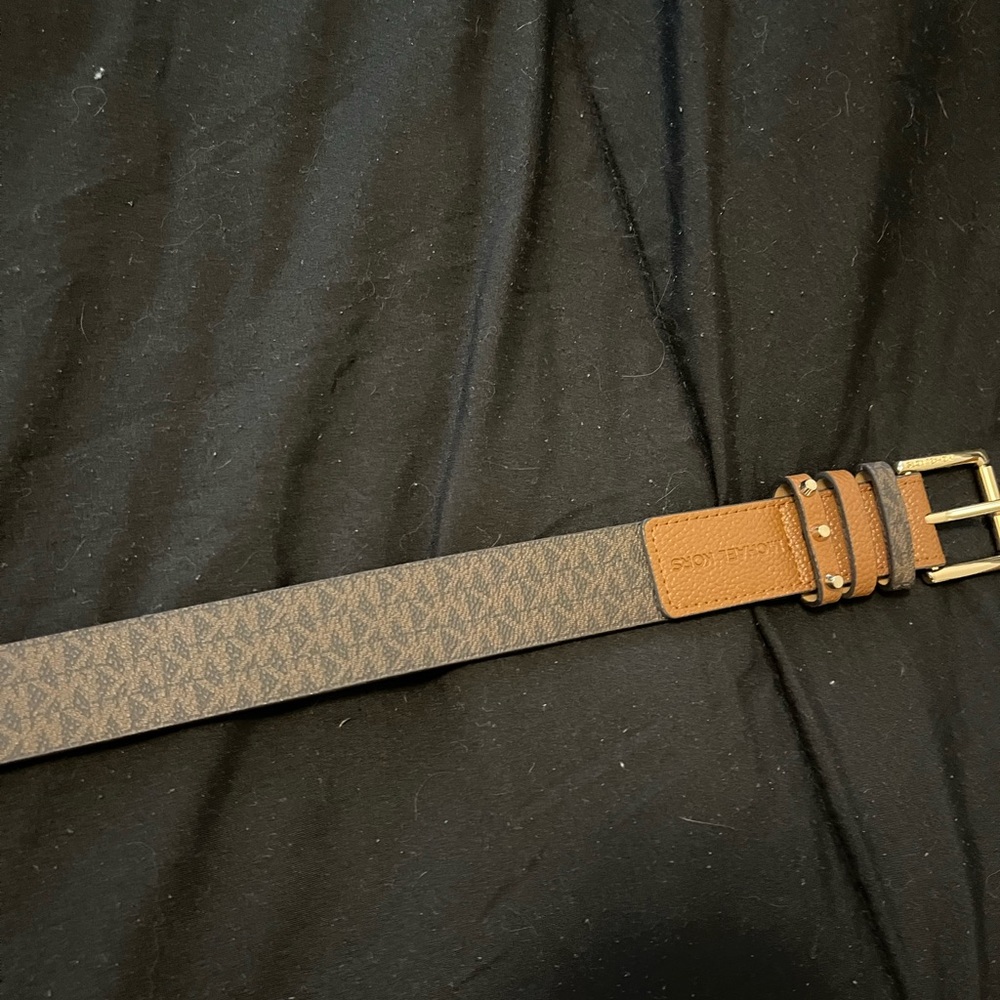 Michael Kors brown emblem belt - Picture 2 of 4